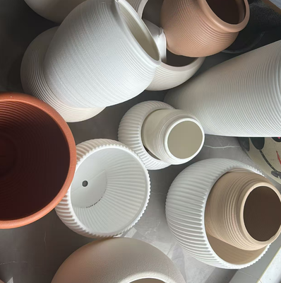 Potas de flores de HDPE recubiertas en PE con múltiples tamaños y agujeros de drenaje para uso interior y exterior