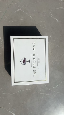 Envasado en una caja de regalo de 12 macarrones Envasado en cartón de botica Envasado de postre personalizado