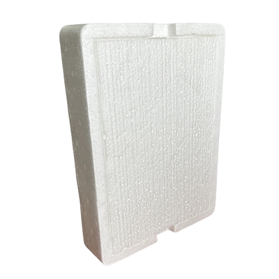 Es un material de embalaje común, hecho de poliestireno y otros plásticos de espuma.