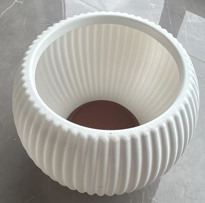 PE Coated Plastic Flower Pot with Drainage Holes and Multiple Sizes for Indoor and Outdoor Plants