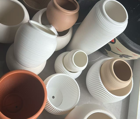 Potas de flores de HDPE recubiertas en PE con múltiples tamaños y agujeros de drenaje para uso interior y exterior